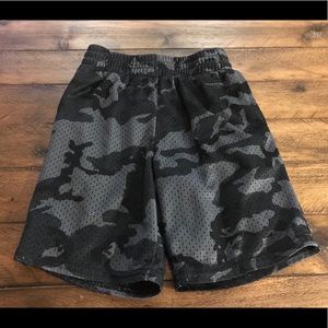 Boys camo basketball shorts w/ pockets